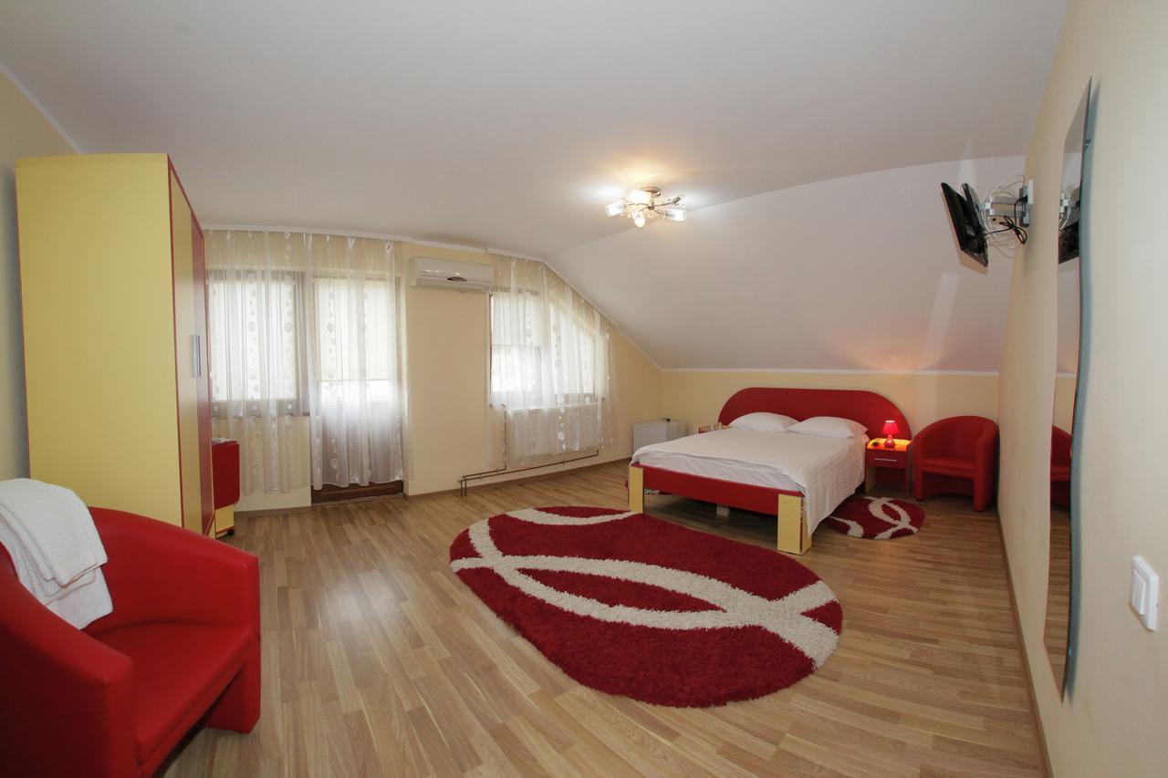 Hotel Martisorul Cacica Exteriér fotografie